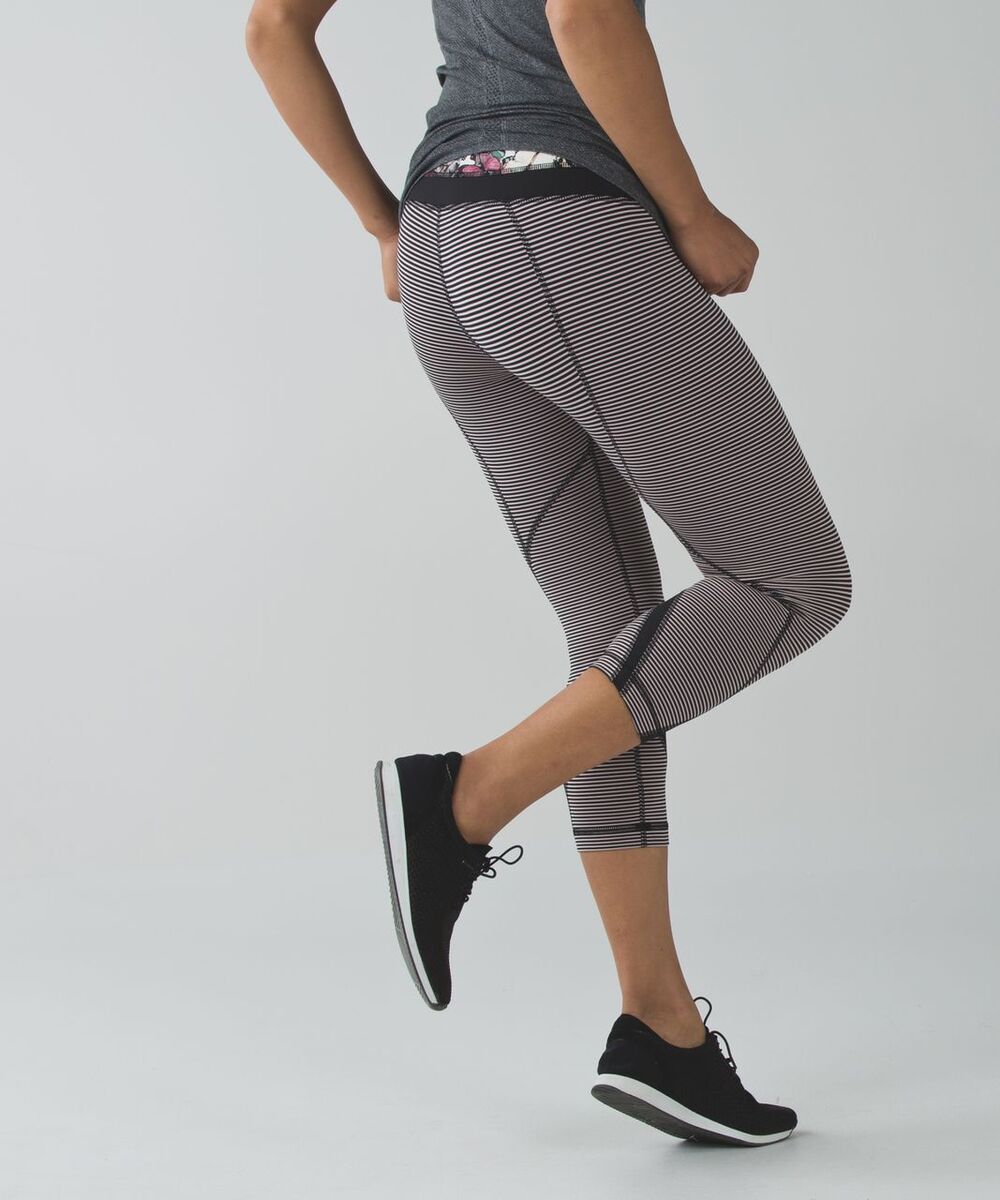 Lululemon Inspire Crop II Black Stripe So Fly Butterfly Angel Leggings Size 4
